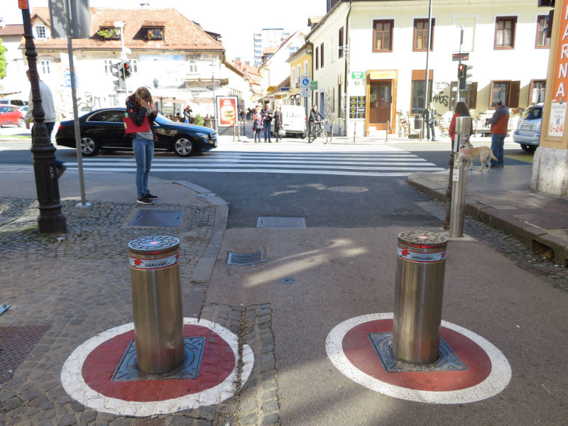 Potopni stebriček Ultimat v Ljubljani: Trubarjeva